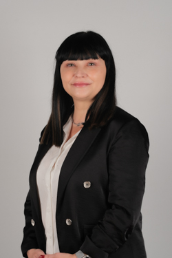 HANDE ADIYAMAN