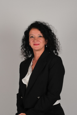 YASEMİN TOPÇU